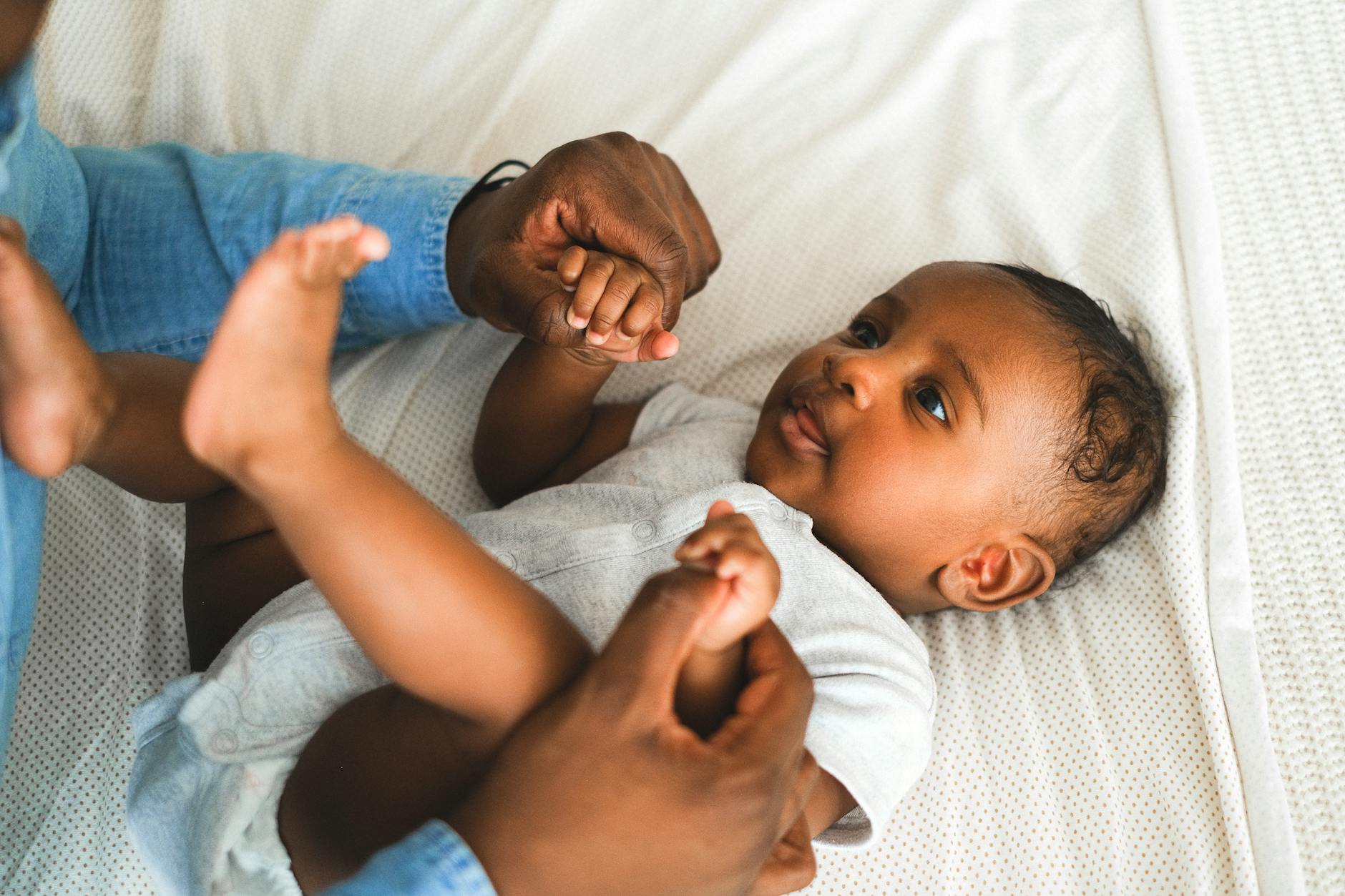 Le congé paternité 2026 : durée, indemnisation et impact paie