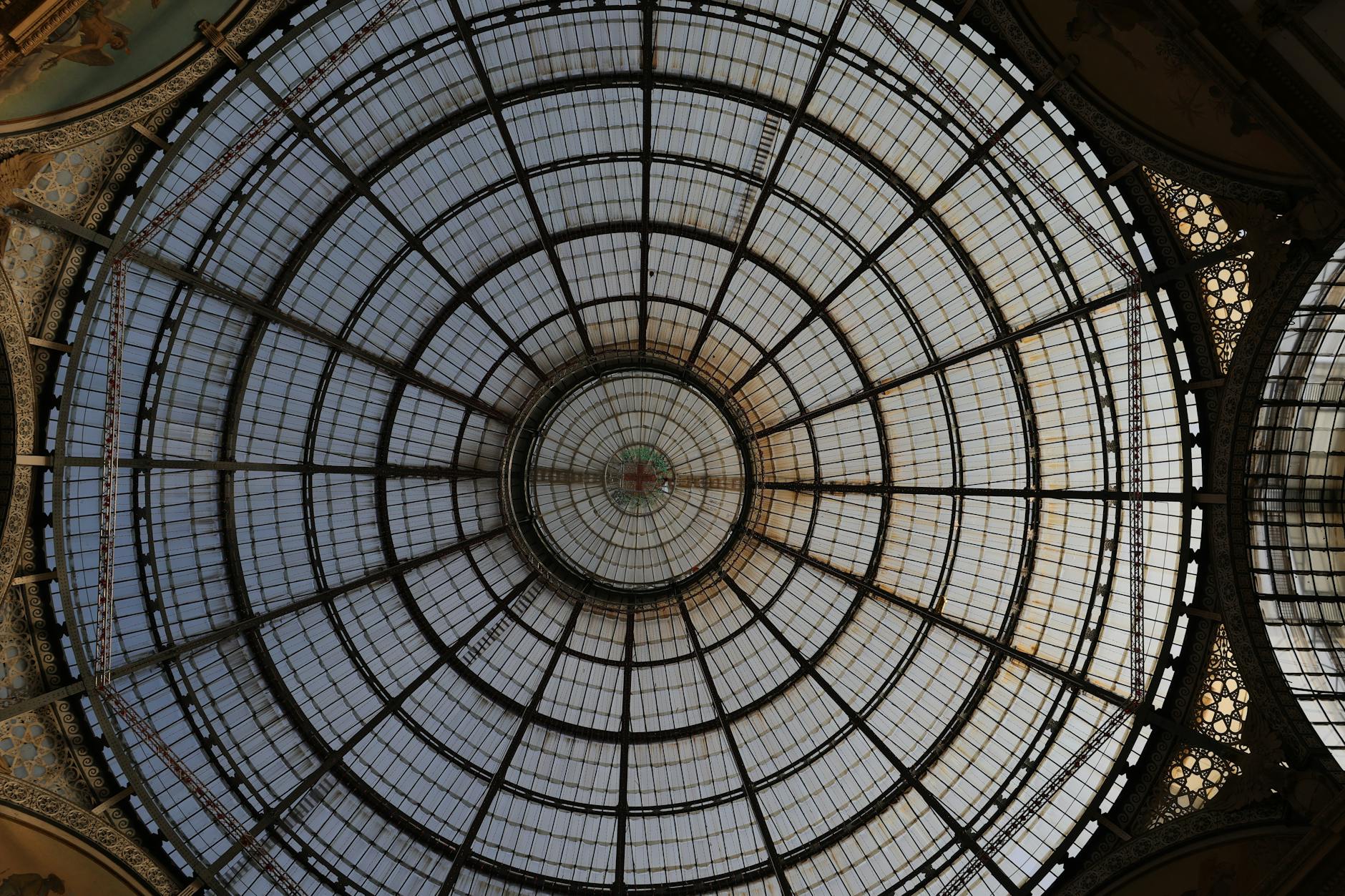 Plafond de verre en entreprise : réalité, cadre juridique et stratégies de lutte