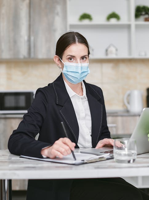 Protection de la maternité au travail : interdiction de licenciement et aménagements